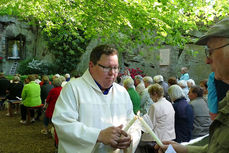 Maiandacht mit Krönung der Fatima-Madonna (Foto: Karl-Franz Thiede)